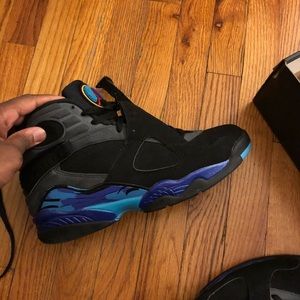 Retro Jordan Aqua 8s